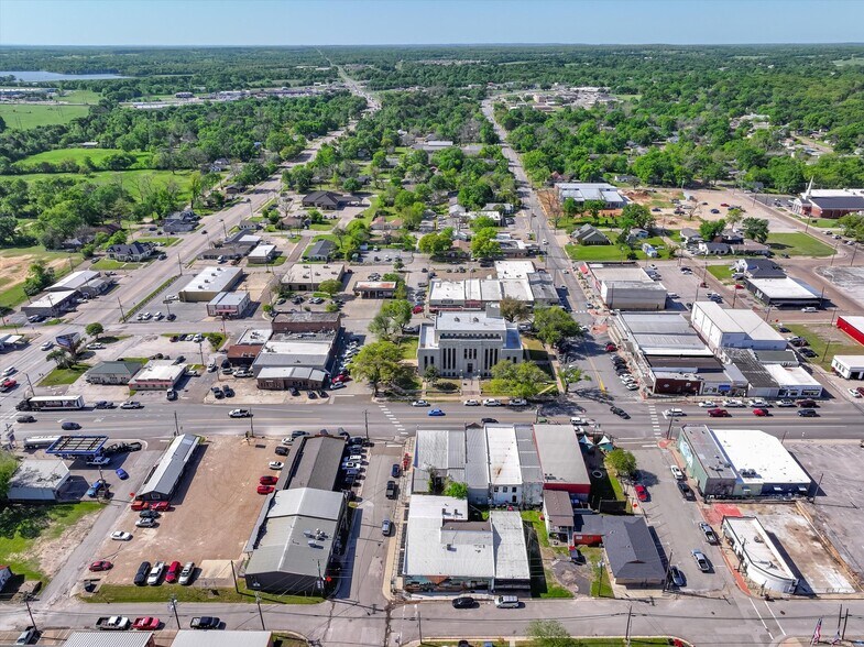 More Photos Of 175 N Capitol St, Canton General Retail For Sale