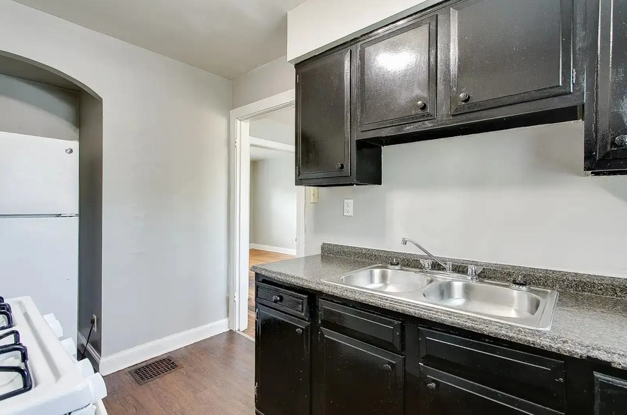 More Photos Of 647-649 S 44th St, Louisville Apartments For Sale