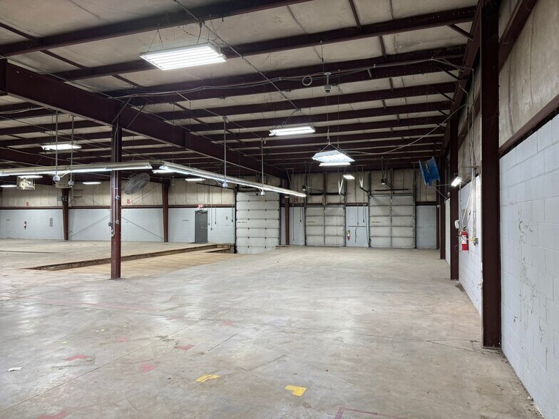 More Photos Of 238 Alexander Ave, Ames Distribution For Lease