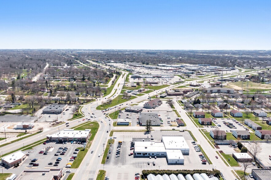 More Photos Of 1988 E Mason St, Green Bay Auto Dealership For Sale