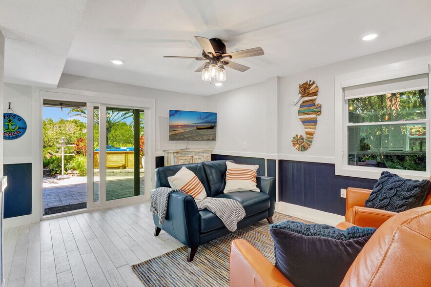 More Photos Of 193 Cocohatchee St, Naples Specialty For Sale