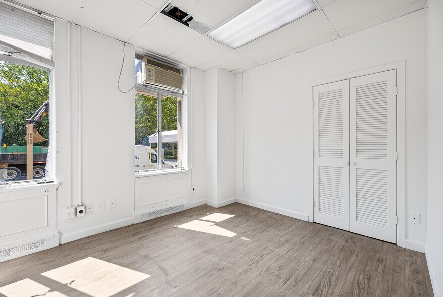 More Photos Of 211 Central Park W, New York Apartments For Sale