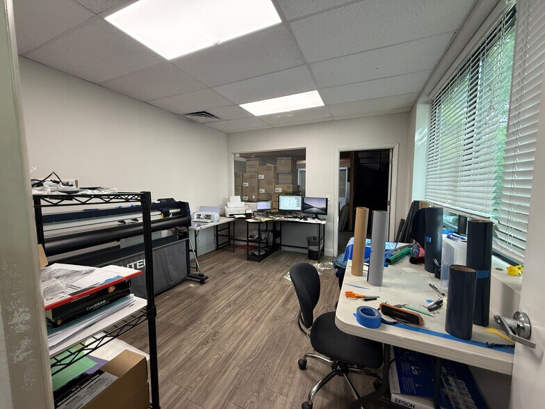 More Photos Of 965 N 1430 W, Orem Light Manufacturing For Lease