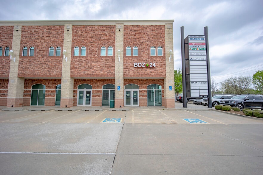 More Photos Of 480 24th Ave NW, Norman Storefront Retail Office For Lease