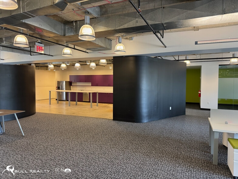 More Photos Of 550 Pharr Rd NE, Atlanta Office For Sale