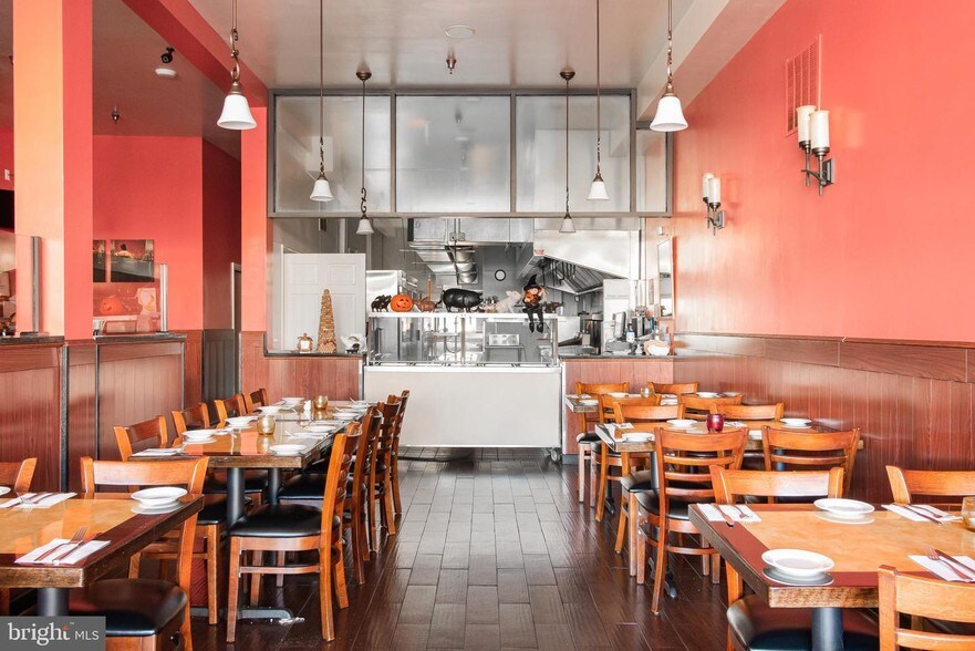 More Photos Of 619-623 E Landis Ave, Vineland Restaurant For Sale