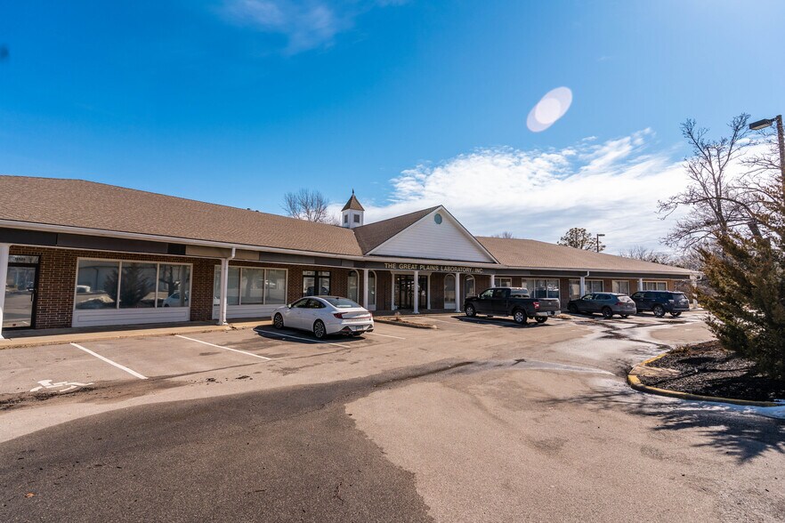 More Photos Of 11813 W 77th St, Lenexa Office For Sale