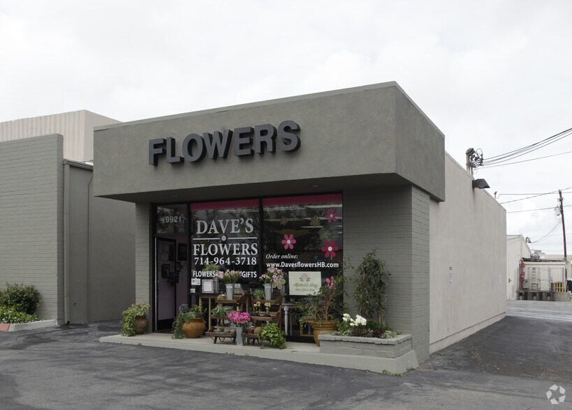 More Photos Of 8831-8961 Adams Ave, Huntington Beach Unknown For Lease
