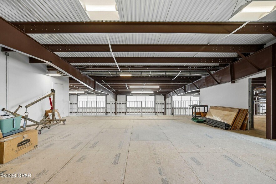 More Photos Of 1331 Harrison Ave, Panama City Showroom For Sale