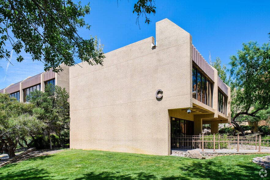 More Photos Of 4171 N Mesa St, El Paso Medical For Lease