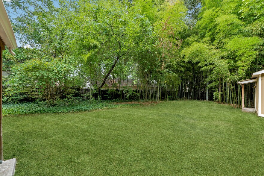 More Photos Of 1303 N Druid Hills Rd NE, Brookhaven Office Residential For Sale