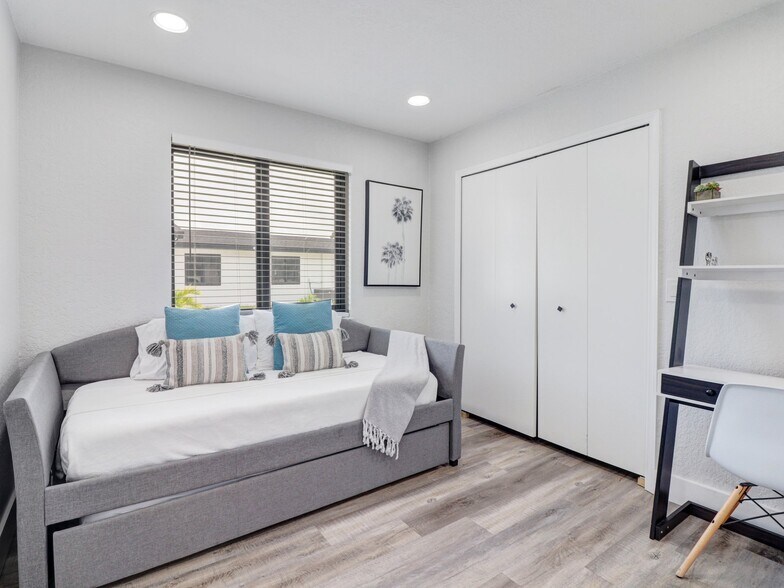 More Photos Of 1705-1709 NE 3rd Ave, Delray Beach Apartments For Sale