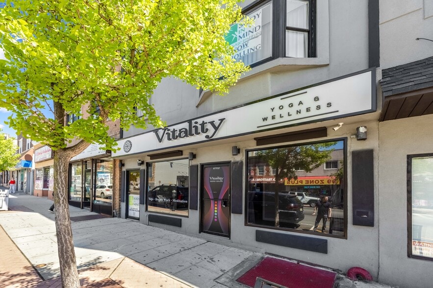Primary Photo Of 6702 Bergenline Ave, West New York Storefront Retail Office For Lease