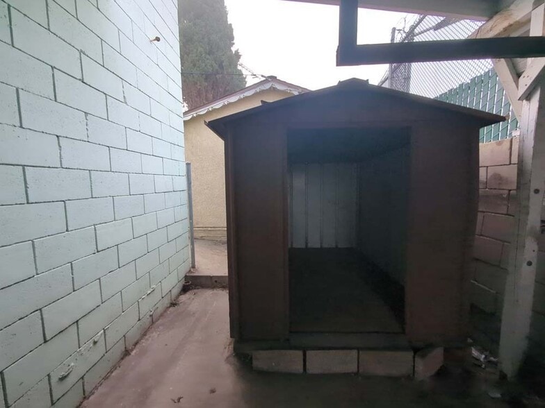 More Photos Of 702 Vesta St, Inglewood Manufacturing For Sale