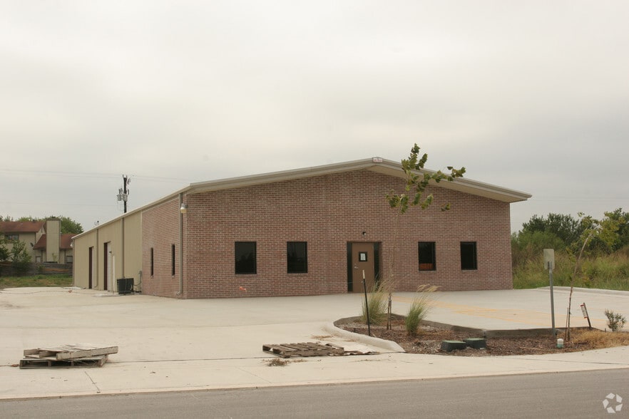 More Photos Of 6214 Krempen Ave, San Antonio Warehouse For Sale