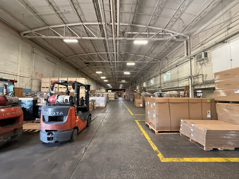 More Photos Of 1140 Hayden St, Fort Wayne Warehouse For Lease