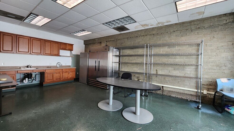 More Photos Of 89-91 N San Gabriel Blvd, Pasadena Warehouse For Lease