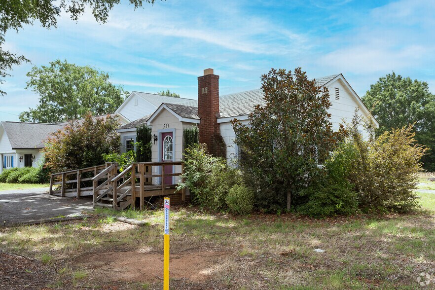 Primary Photo Of 237 W Plaza Dr, Mooresville Land For Lease
