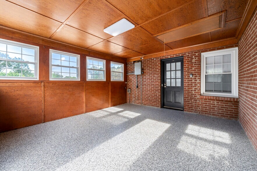 More Photos Of 2310 Concord Lake Rd, Kannapolis Office Residential For Lease