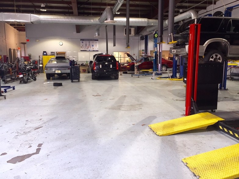 More Photos Of 5301 E Princess Anne Rd, Norfolk Flex For Lease