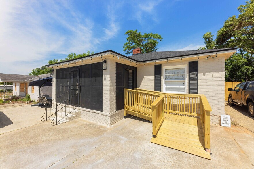 Primary Photo Of 2415 Manchester Expy, Columbus Office For Sale