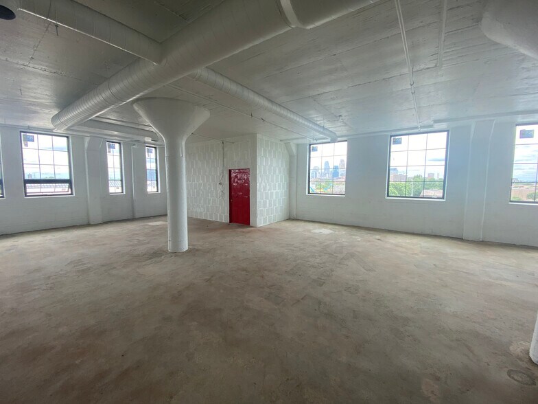 More Photos Of 1729 N 2nd St, Minneapolis Flex For Lease