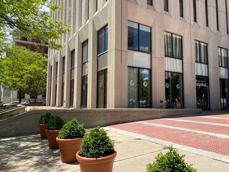 More Photos Of 10 N Ludlow St, Dayton Office For Lease