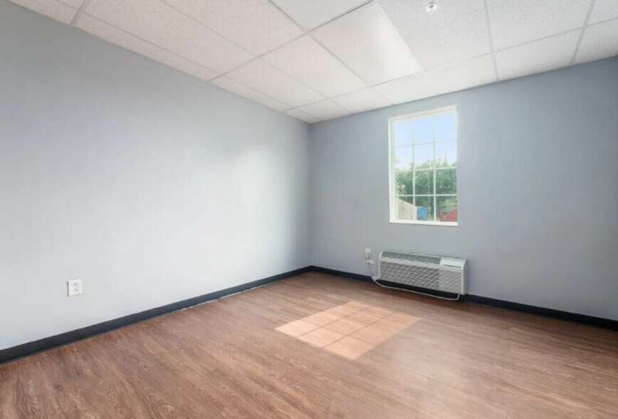 More Photos Of 7400 Huntington Park Dr, Columbus Rehabilitation Center For Sale