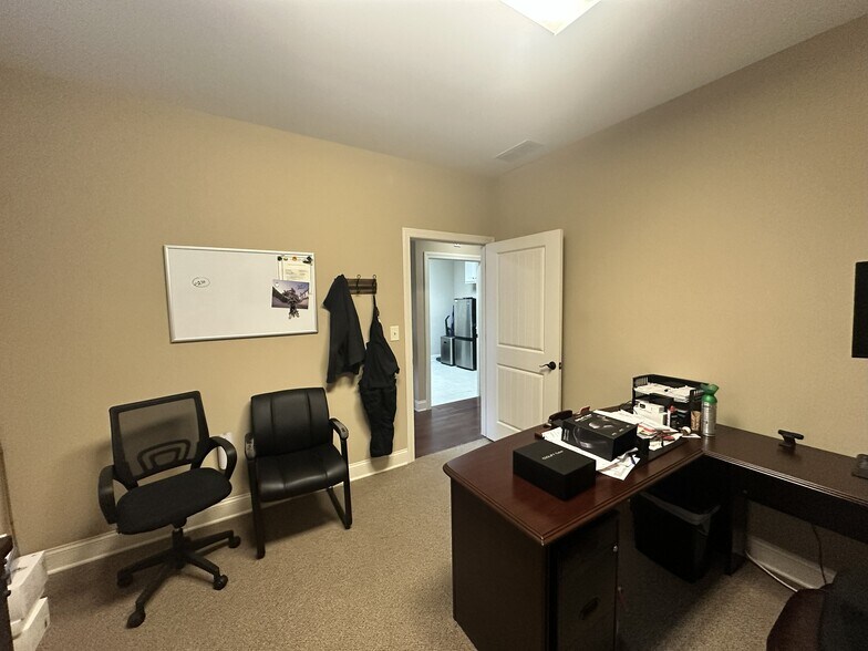 More Photos Of 102 Mary Alice Park Rd, Cumming Loft Creative Space For Lease