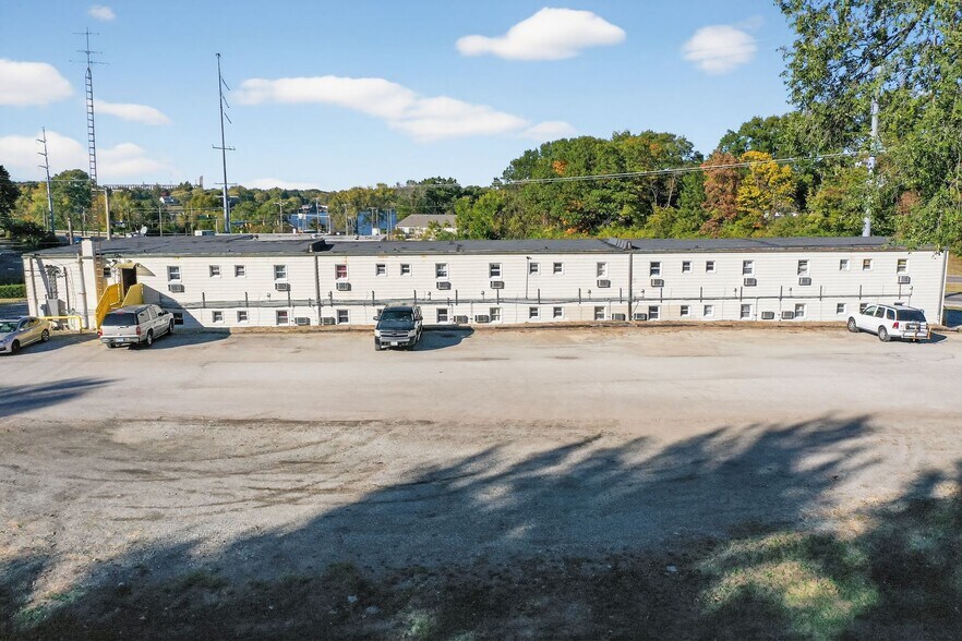 More Photos Of 16 S Country Club Rd, Decatur Hotel For Sale