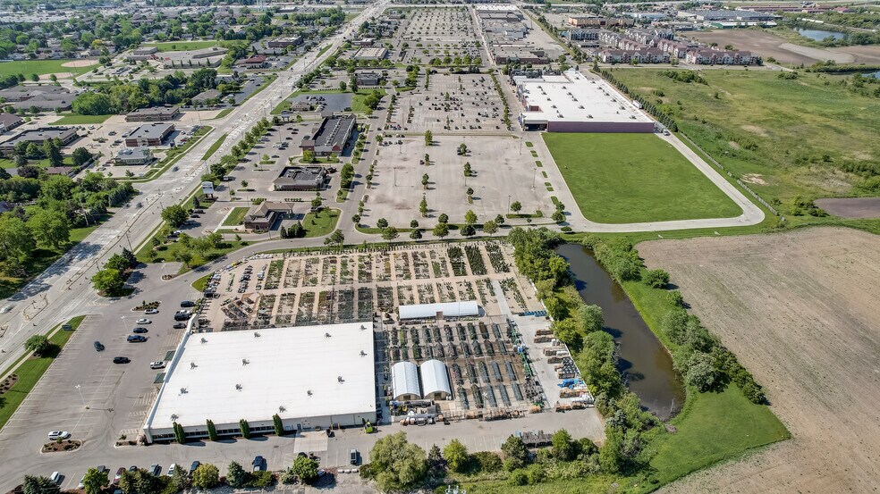 More Photos Of 6318 Green Bay, Kenosha Freestanding For Lease