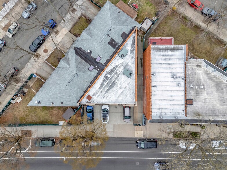 More Photos Of 14311 Willets Point Blvd, Flushing Office For Sale