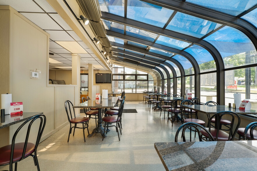 More Photos Of 2117 S 34th St, Kansas City Restaurant For Sale