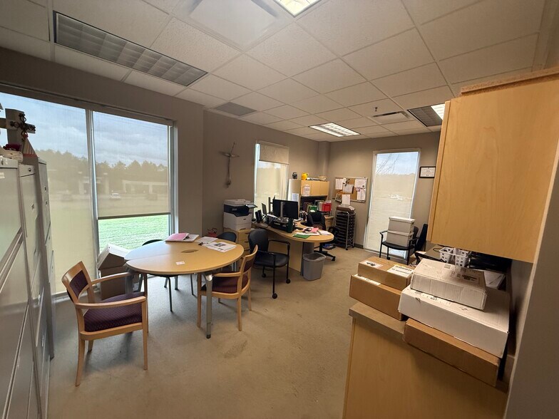 More Photos Of 106 Riverview Dr, Flowood Medical For Sale