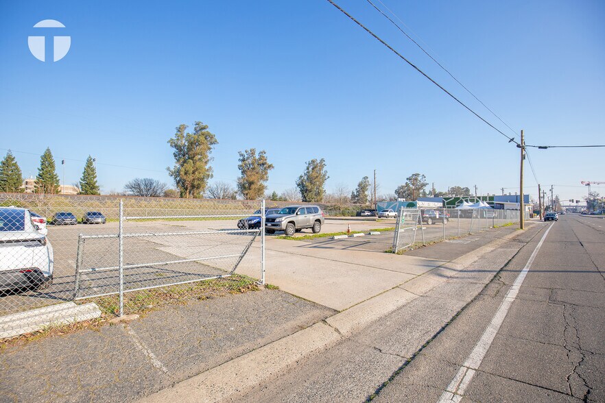 More Photos Of 6325 & 6329 Elvas Ave, Sacramento Land For Sale