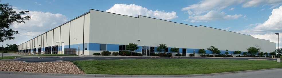 More Photos Of 27200 W 157th St, New Century Distribution For Lease