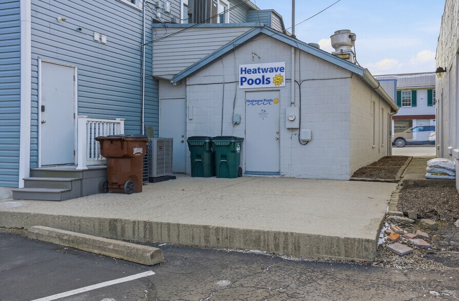 More Photos Of 10 W Franklin St, Bellbrook Storefront Retail Office For Lease