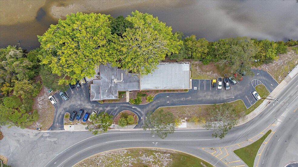 More Photos Of 3205 Southgate Cir, Sarasota Office For Sale