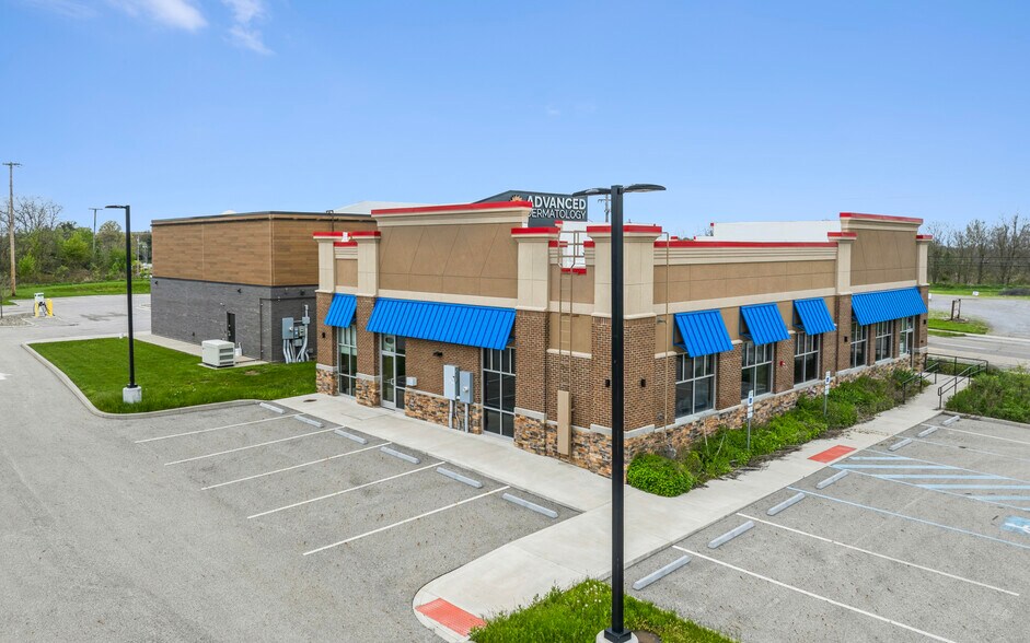 More Photos Of 2551 E State St, Salem Freestanding For Lease