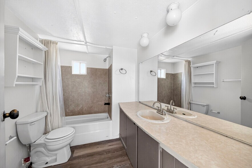 More Photos Of 11398 Bartlett Ave, Adelanto Contractor Storage Yard For Sale