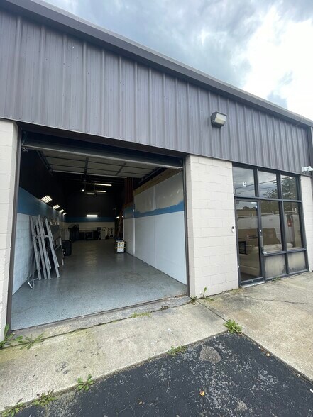 More Photos Of 9107 Industry Dr, Manassas Park Warehouse For Lease