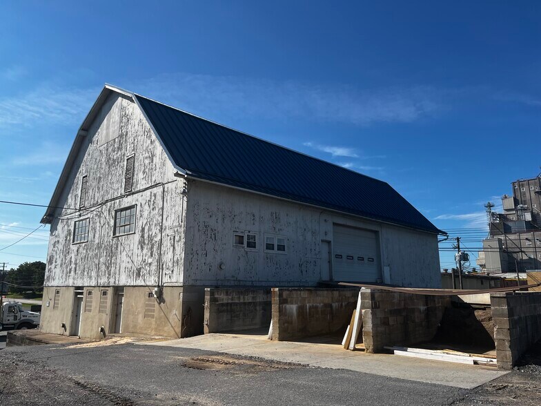 More Photos Of 4590 Industrial Park Rd, Camp Hill Land For Lease