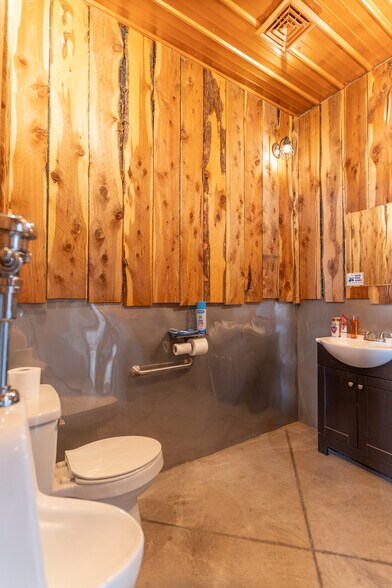 More Photos Of 43937 Highway 36, Monroe City General Retail For Sale