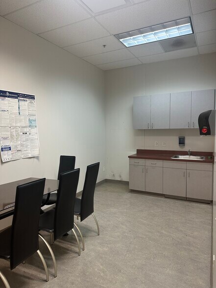 More Photos Of 2526 Qume Dr, San Jose Light Distribution For Lease