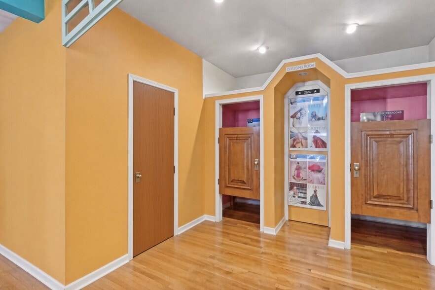 More Photos Of 84 Spring St, Eureka Springs Storefront Retail Residential For Sale