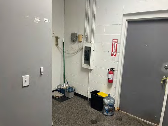 More Photos Of 312-344 S 291 Hwy, Liberty Unknown For Lease