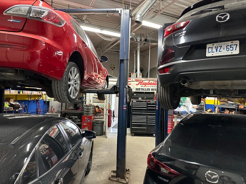 More Photos Of 101 Toro Rd, Toronto Service For Sale