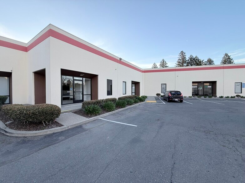 More Photos Of 936 Detroit Ave, Concord Flex For Lease