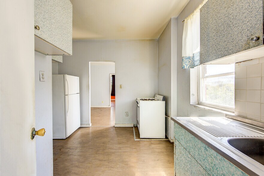More Photos Of 1701 Gates Ave, Ridgewood Apartments For Sale