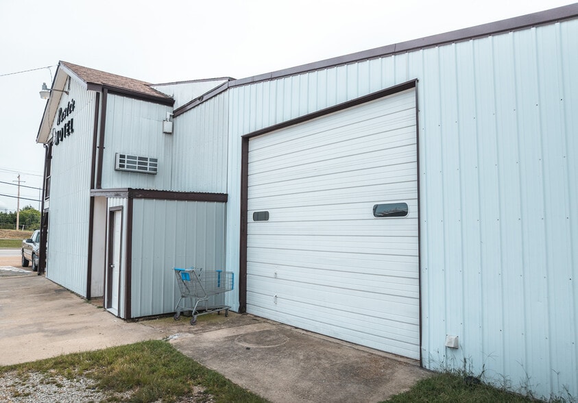 More Photos Of 812 S Bishop Ave, Rolla Hotel For Sale